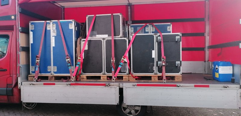 Transport logistica relocari ADR evenimente lift intern international.