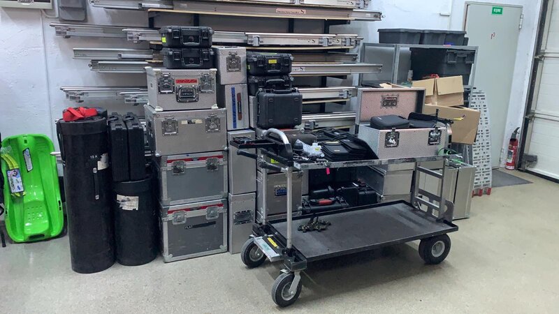 Transport logistica relocari ADR evenimente lift intern international.