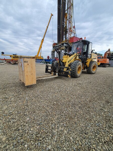 Transport logistica relocari ADR evenimente lift intern international.