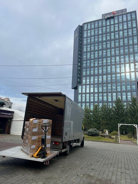 Transport logistica relocari ADR evenimente lift intern international.