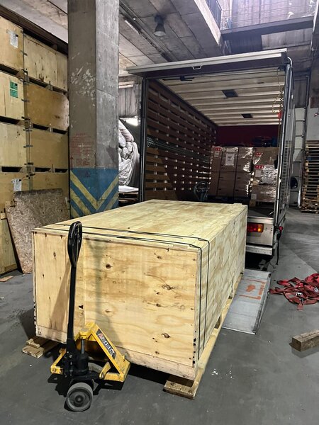 Transport logistica relocari ADR evenimente lift intern international.